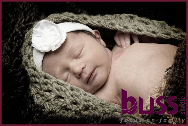 newborn-family-portraits